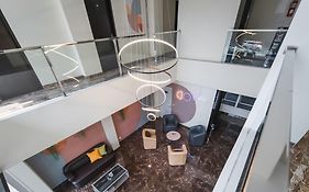 West Inn Cihampelas